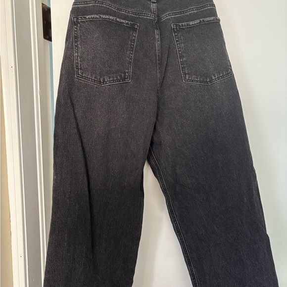 Old Navy Mid-Rise Boyfriend Loose jeans in shade Black - Picture 7 of 8